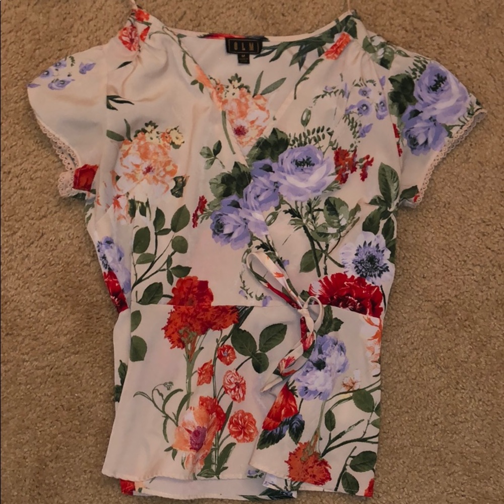DRESSY FLORAL TOP